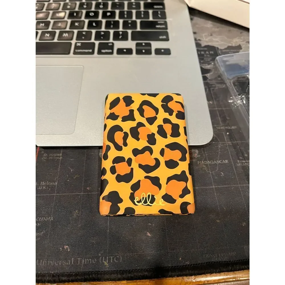 Ellie Los Angeles Portable Charger